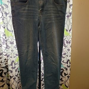 English Laundry Ankle Zip Capris